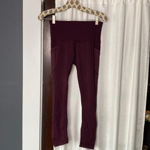 Lululemon 3/4 Mesh Yoga Leggings